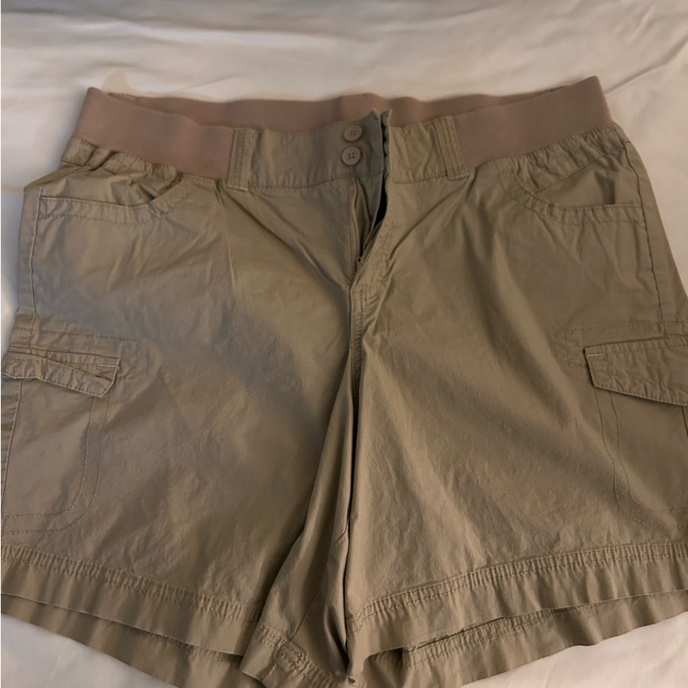 Lane Bryant tan shorts size 14. Good condition!!
